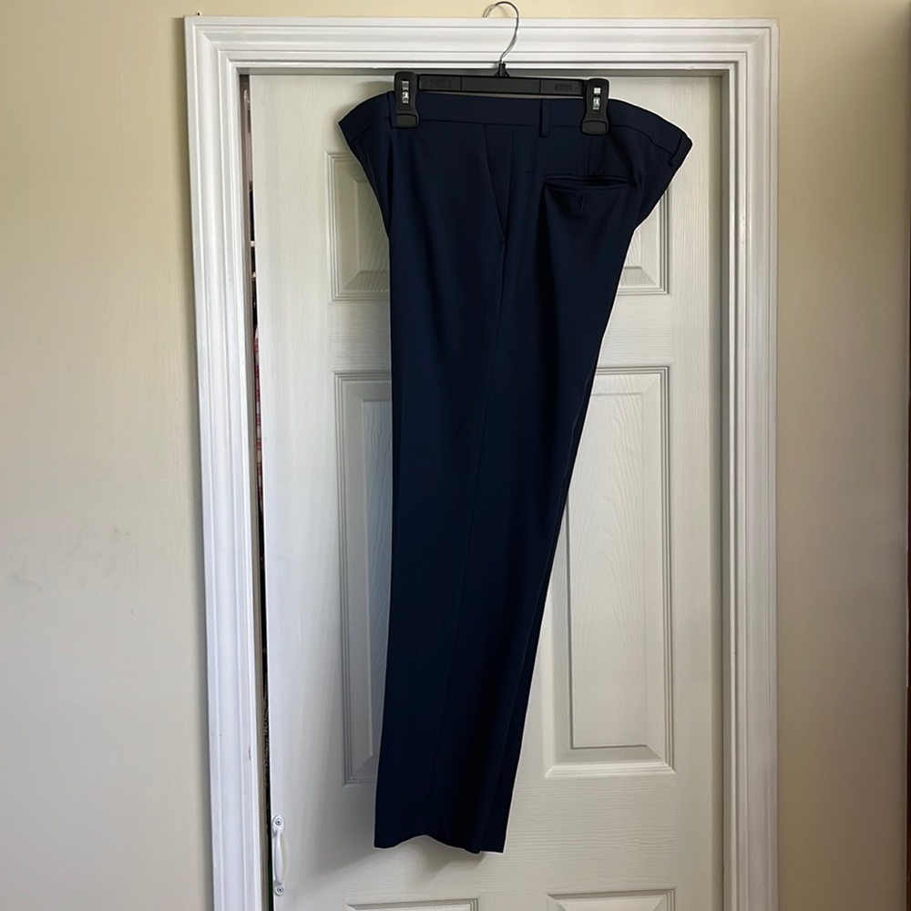 Dress Pants :Navy blue Haggar Active series . Like new . 40x32